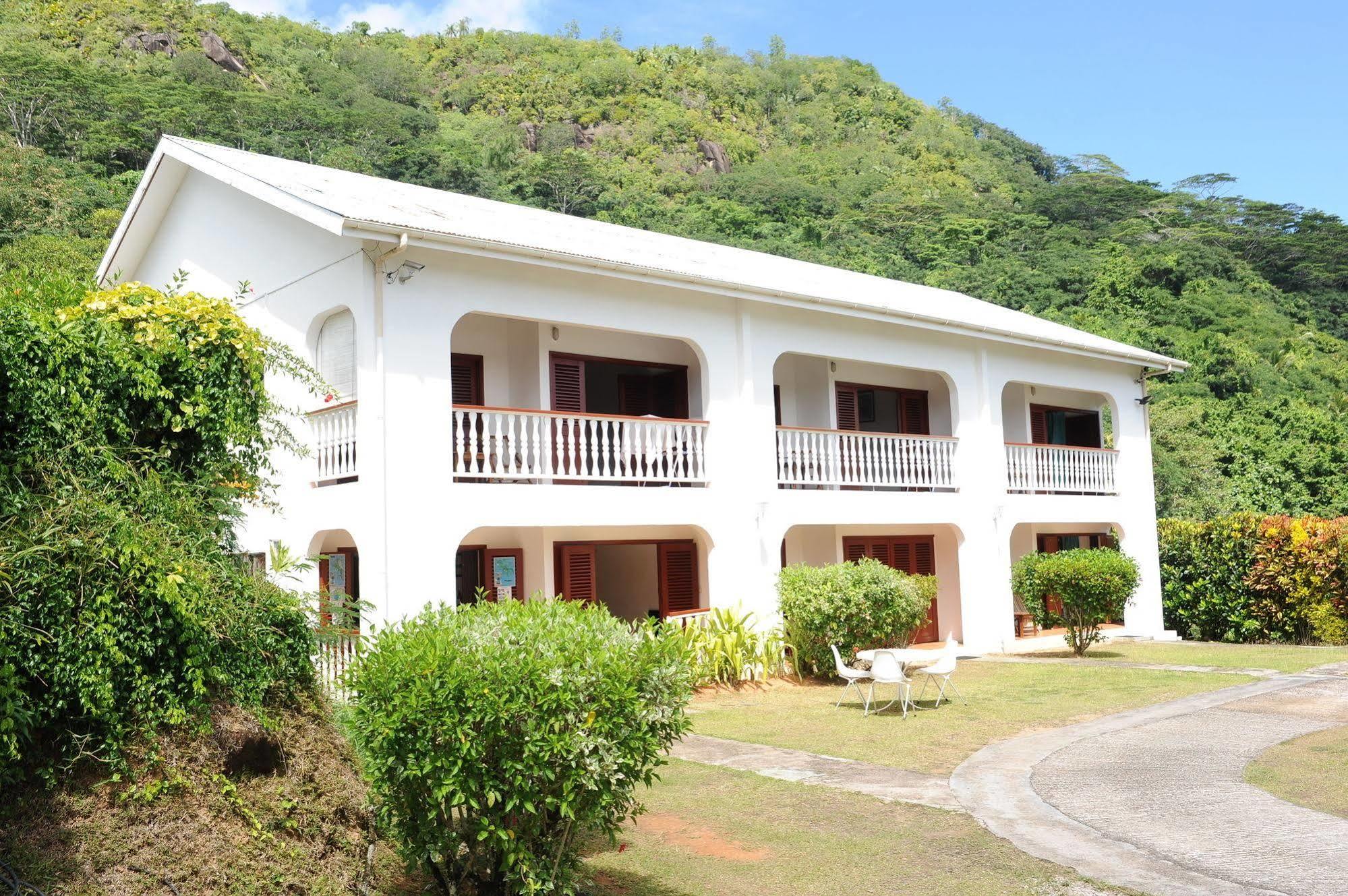 La Residence Villas & Studios Anse Royale Exterior photo