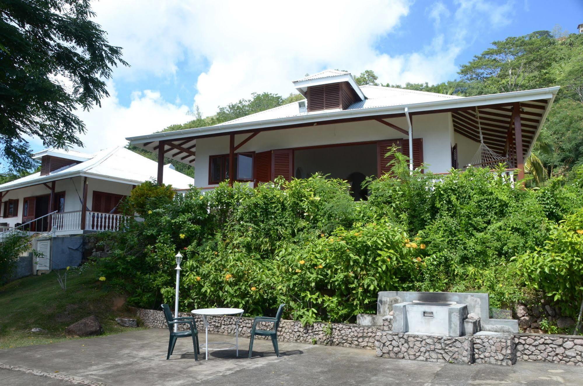 La Residence Villas & Studios Anse Royale Exterior photo